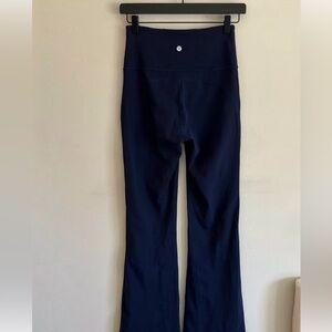 Lululemon Groove Flare Leggings size 6